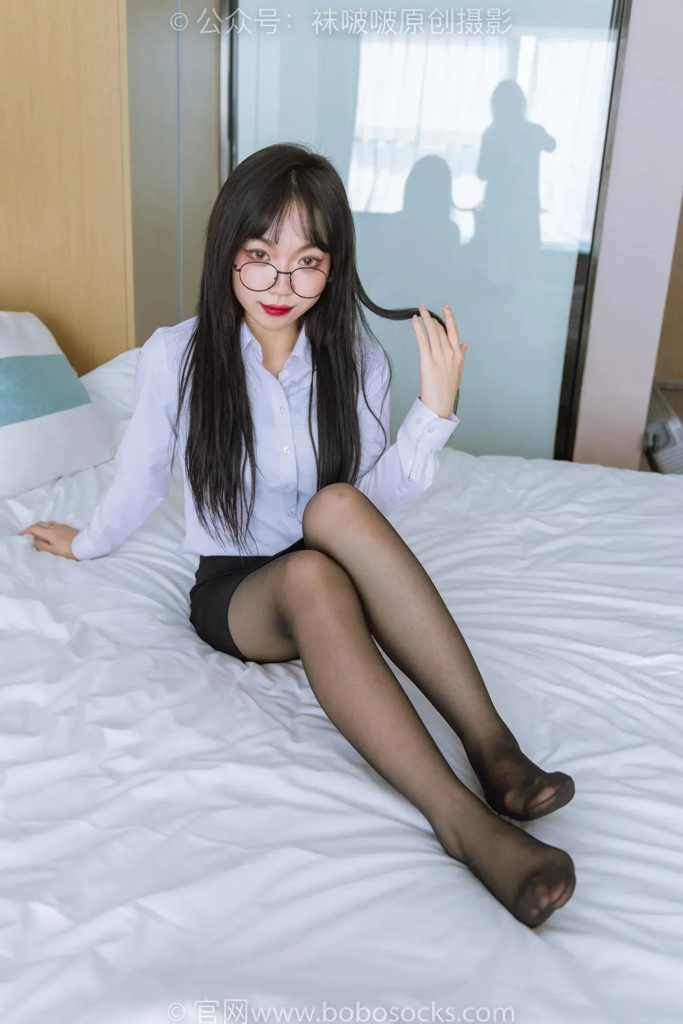 [BoBoSocks袜啵啵]NO.185 周周-ol制服、高跟鞋、黑丝 [140P]插图4